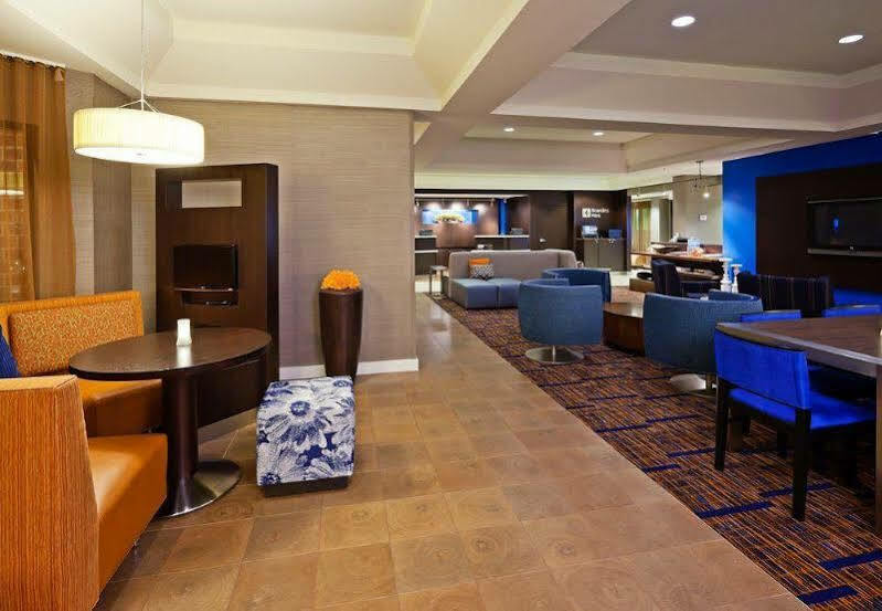 Courtyard Indianapolis At The Capitol Hotell Exteriör bild